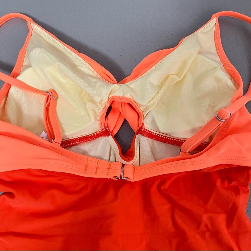 Cupshe Twist Front Color Block One Piece Swimsuit NWT Size Medium Orange Cutout - Picture 7 of 12